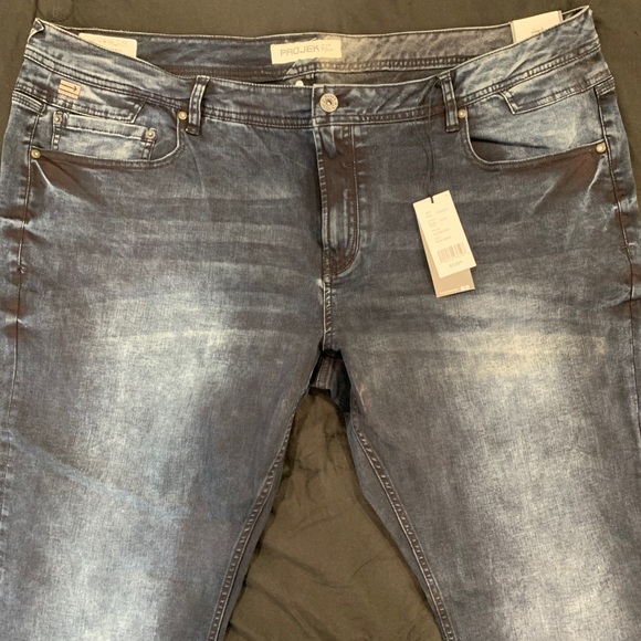 Men’s jeans (new)  relaxed fit are flexible. - Picture 1 of 7